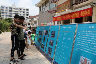 我市举办“5.18国际博物馆日”活动 “牵星过洋”展览吸引众多市民观看